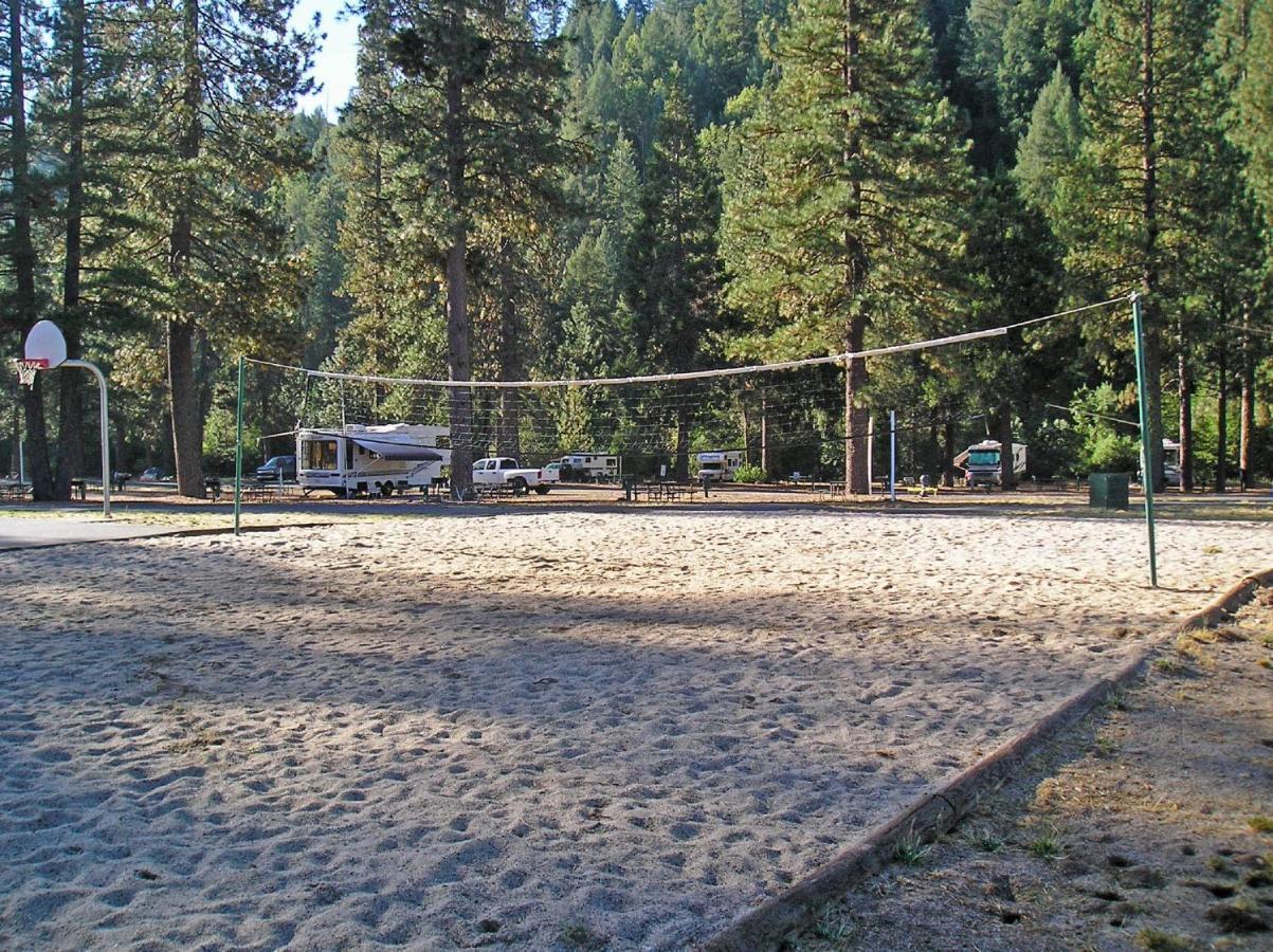 Hotel Yosemite Lakes Meadow Yurt 15 à Harden Flat Extérieur photo